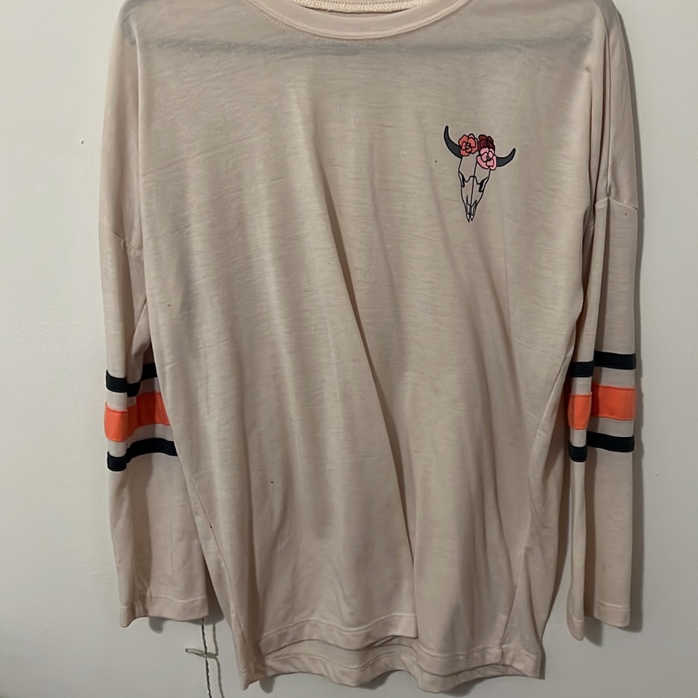 Cute shirt - Picture 2 of 2